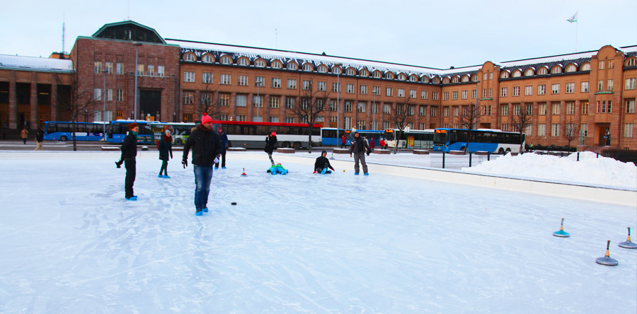 Uma partida de curling em Helsinki!