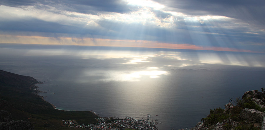 Um dia iluminado na Table Mountain
